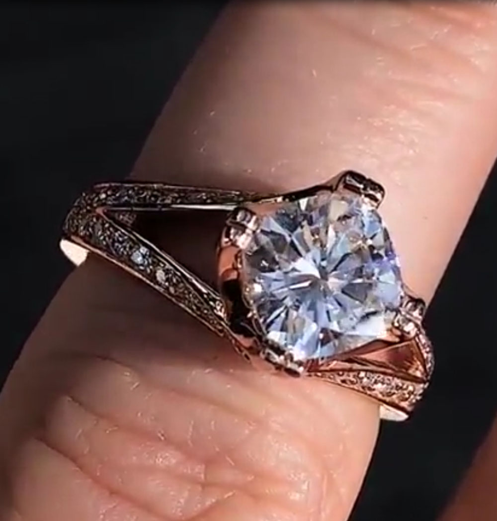 Aangepaste massief 10K Rose Go - Moissanite Engagement Ring 1 Carat recensie en prijs